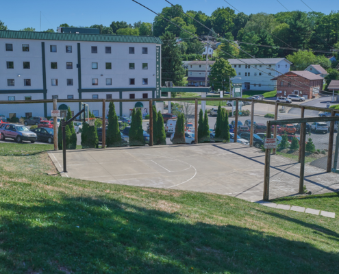 Pineview Apartments Exterior Amenities Detail