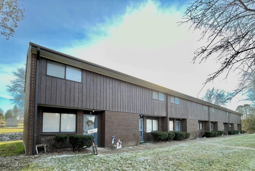 Briarwood Manor Exterior Detail