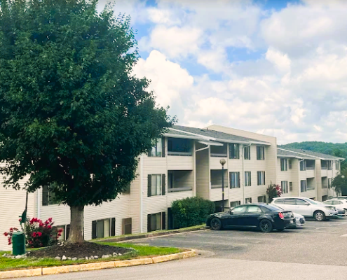 The Oaks Apartments Exterior Detail